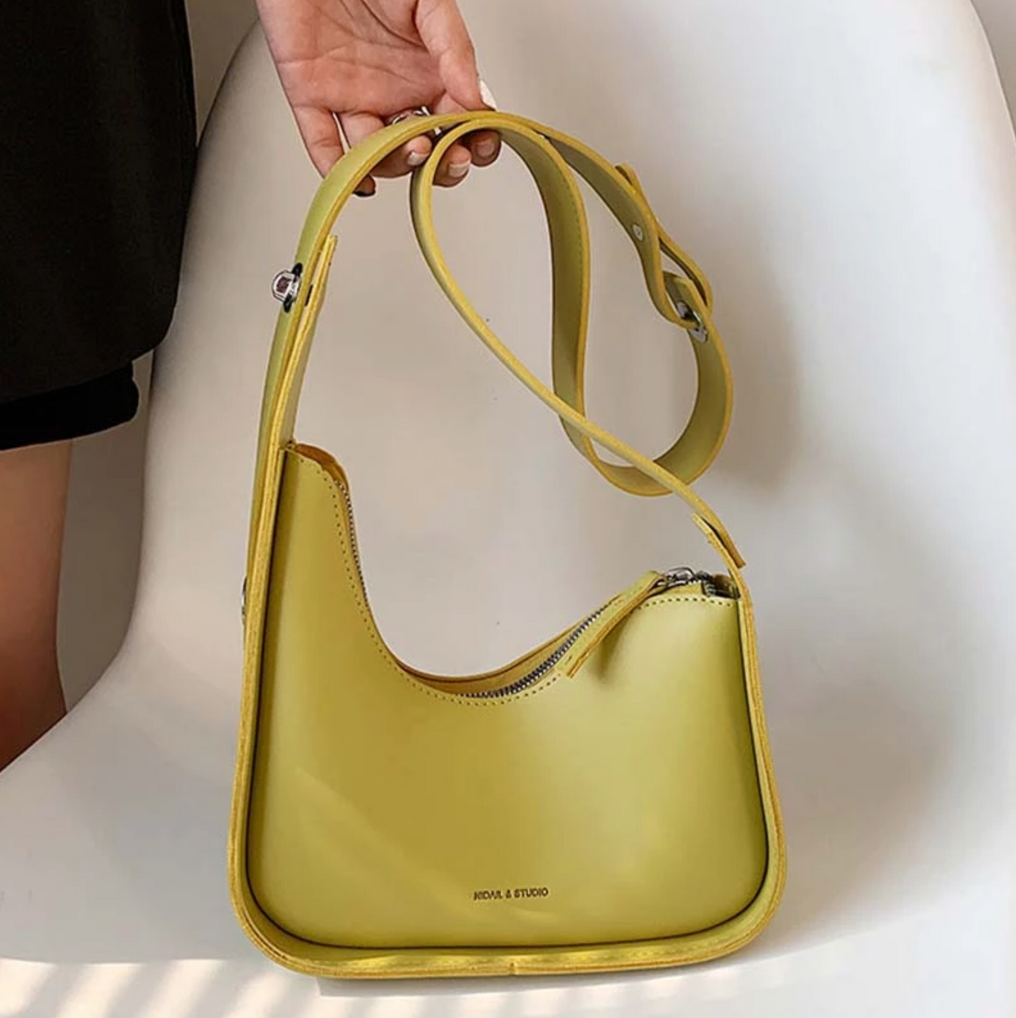 'VERVE' LEATHER SHOULDER BAG