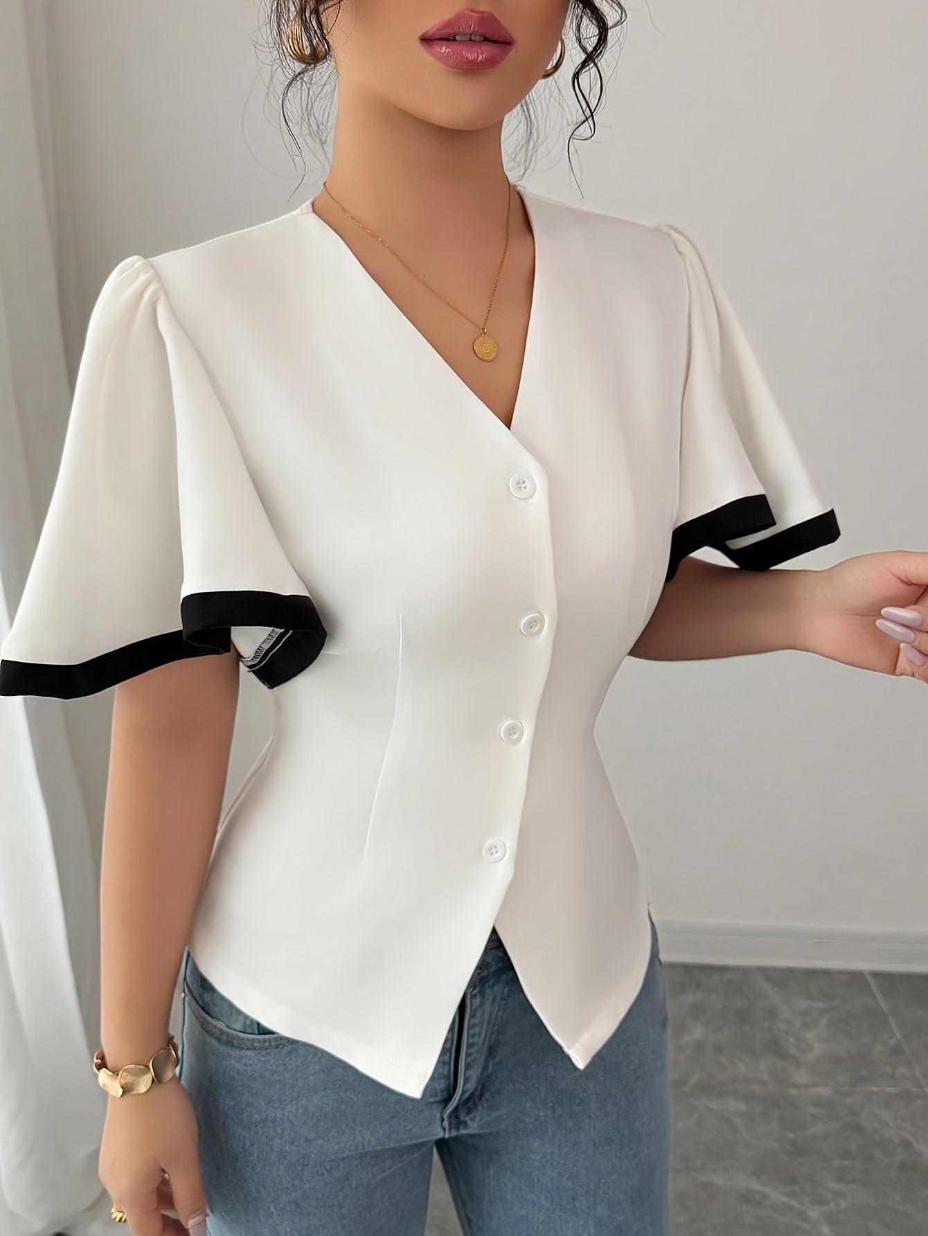 'MONARISE' SCULPTED FLUTTER-SLEEVE BLOUSE