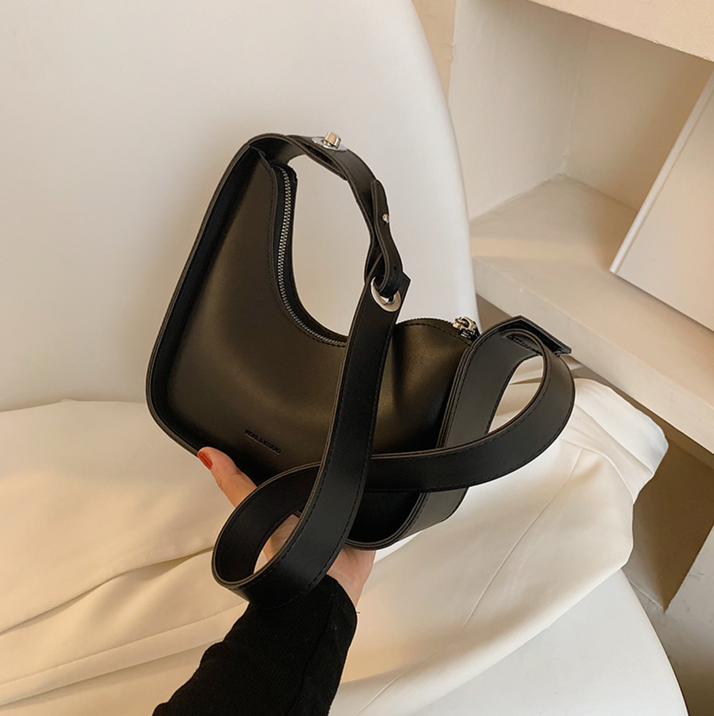 'VERVE' LEATHER SHOULDER BAG